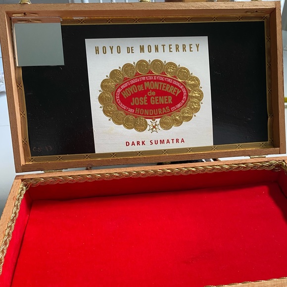 One of a kind tasseled , beaded handle cigar box purse - Picture 5 of 9